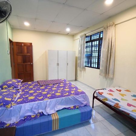 Cosy Homestay Ulu Tiram Zewnętrze zdjęcie
