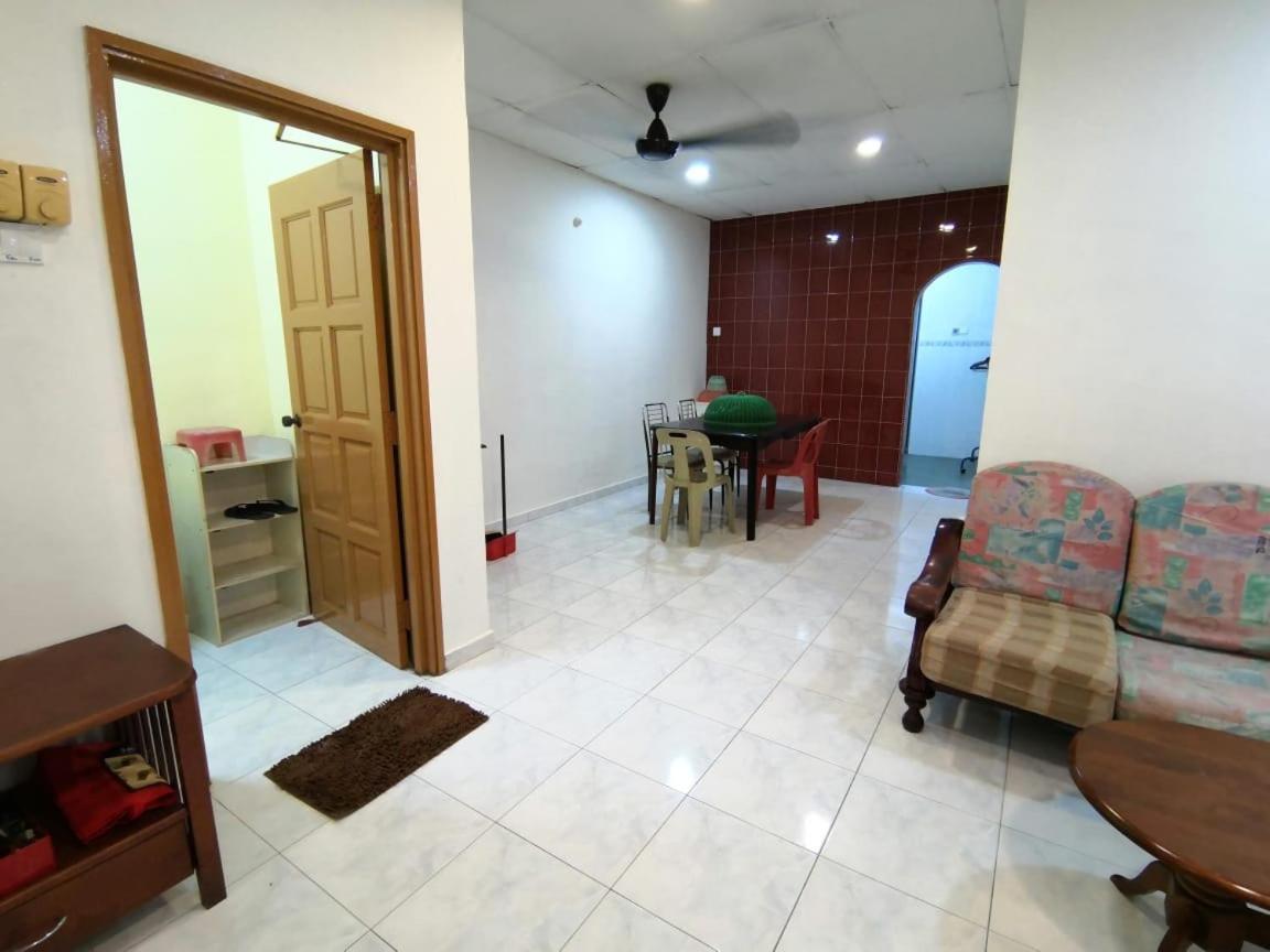 Cosy Homestay Ulu Tiram Zewnętrze zdjęcie