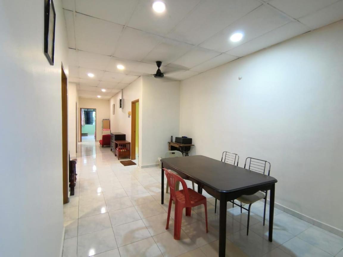 Cosy Homestay Ulu Tiram Zewnętrze zdjęcie